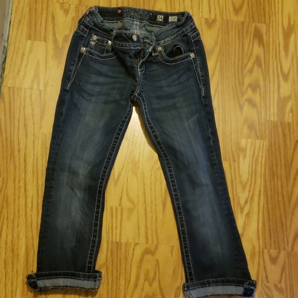 Miss Me Capri Pants - Picture 2 of 3